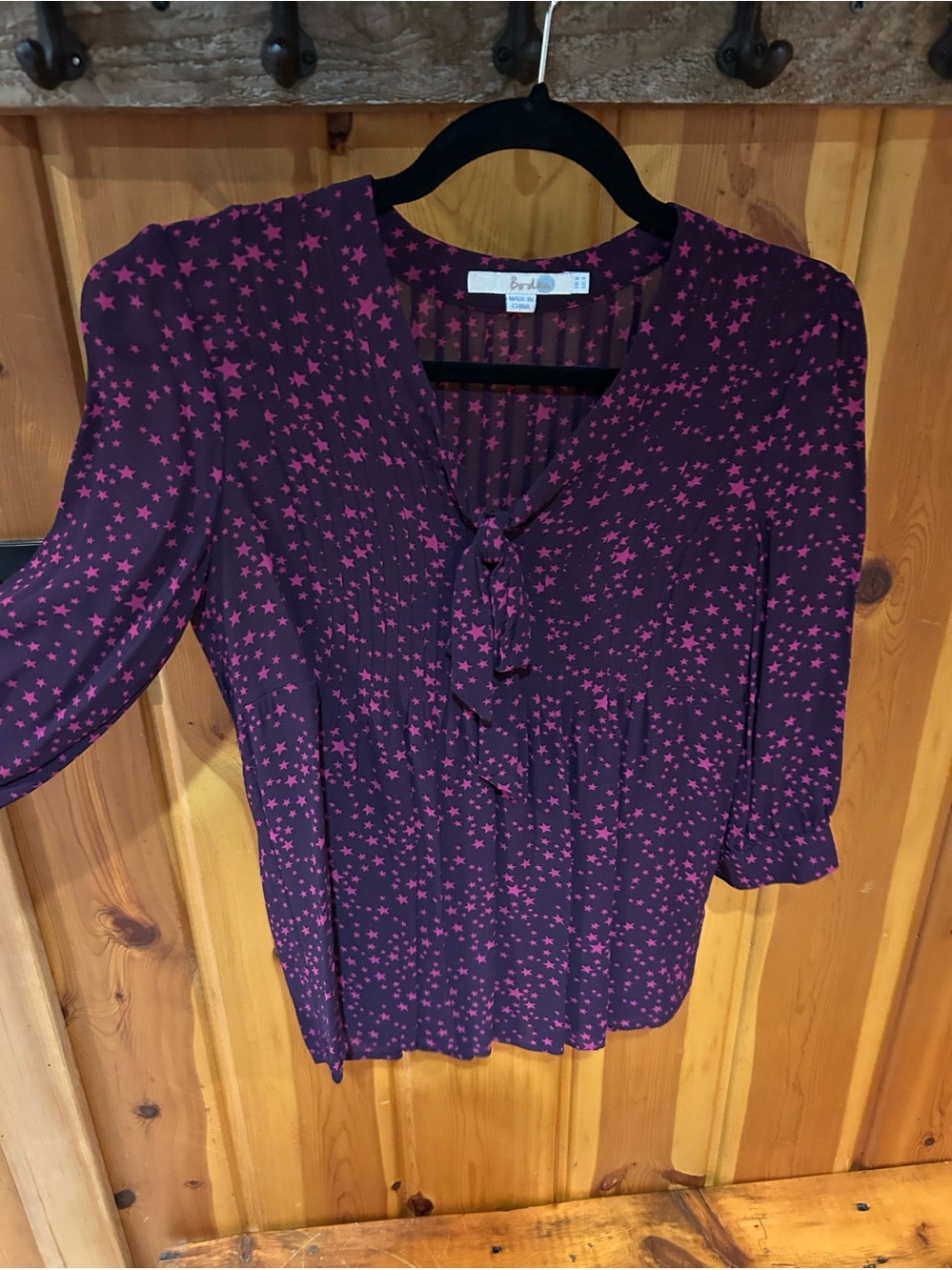 Boden Star Print Pintuck Blouse Tie Neck Plum Pink 3/4 Sleeve US 4 / UK 8